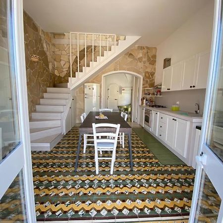 Casa Vacanze Illiria A Roca Vecchia Vicinissima Al Mare מראה חיצוני תמונה