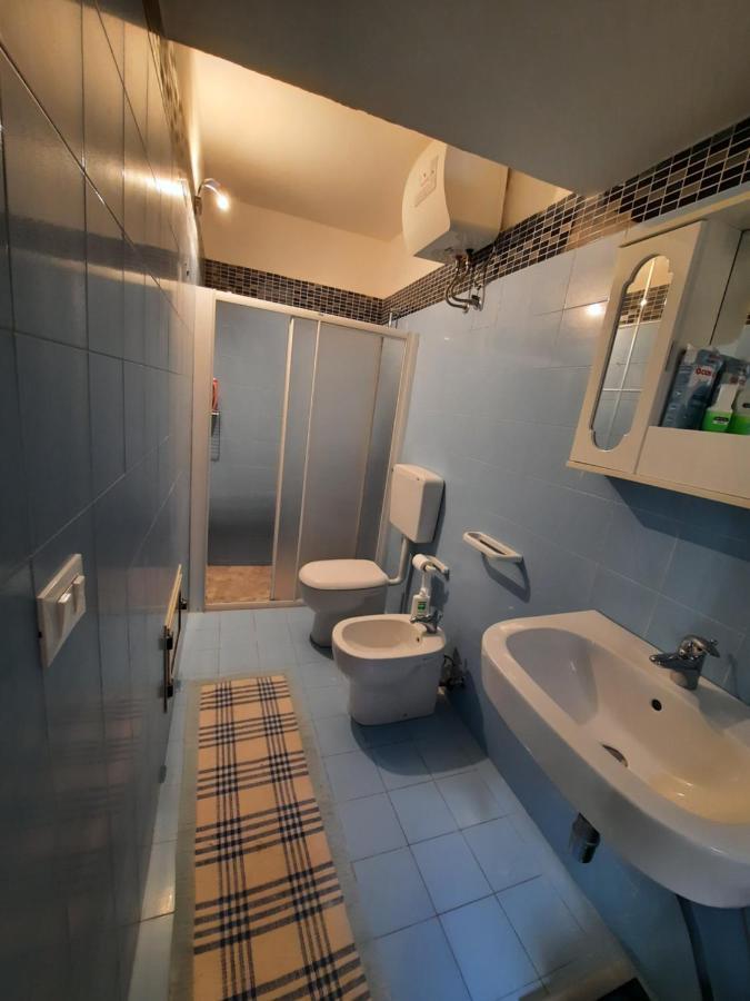 Casa Vacanze Illiria A Roca Vecchia Vicinissima Al Mare מראה חיצוני תמונה