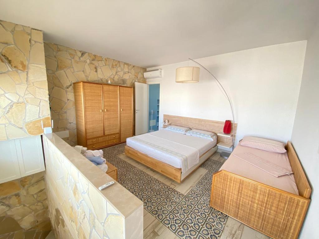 Casa Vacanze Illiria A Roca Vecchia Vicinissima Al Mare מראה חיצוני תמונה