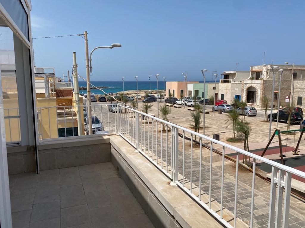 Casa Vacanze Illiria A Roca Vecchia Vicinissima Al Mare מראה חיצוני תמונה